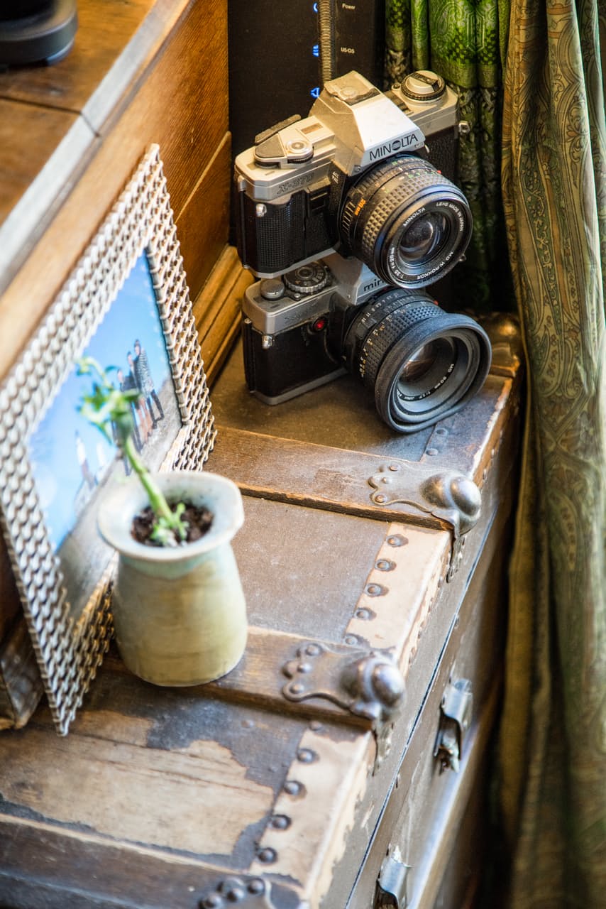 Фотоаппараты в интерьере маленькой квартирки
