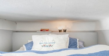Спальня с низким потолком