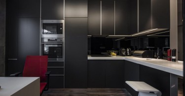 Интерьер кухни в чёрном цвете