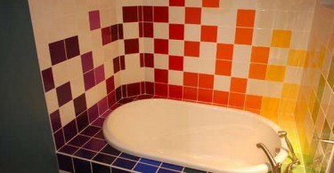 Красочные цвета в оформлении ванной
