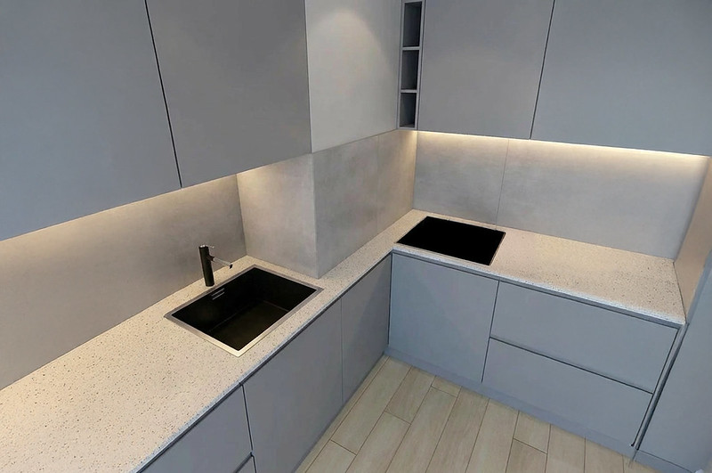 Использование выступа стены