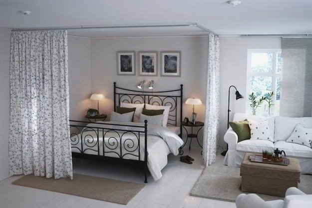 Спальня гостиная со шторами