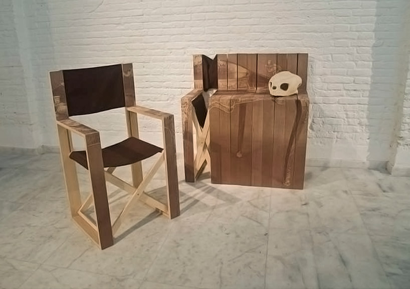 Скамья из раскладных стульев