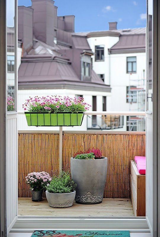 Уютная веранда на небольшом балконе